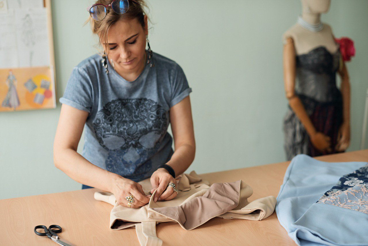 Пошив партий женской одежды в Москве