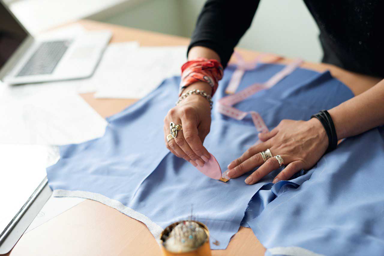 Пошив образцов одежды в Москве