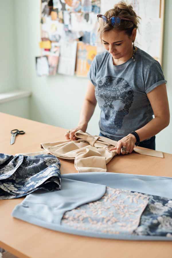 Пошив женской одежды на заказ в Москве